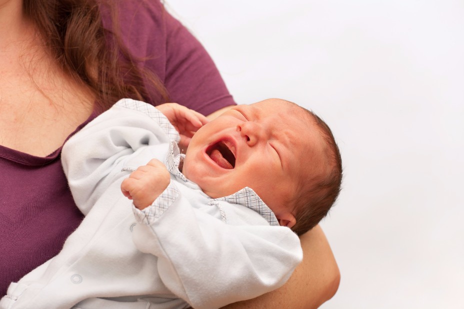 赤ちゃんが嘔吐しやすい状態はいつまで続く？