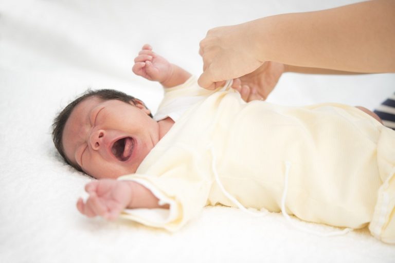 「発達障害」の可能性も潜む、赤ちゃんが反る理由5つと対処法 | ママピース