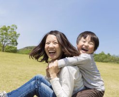 我が子が私にべったりで将来が心配。甘えん坊の子供への接し方