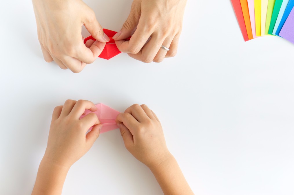 実は立派な知育玩具の「折り紙」が子供の脳に与える6つの効果