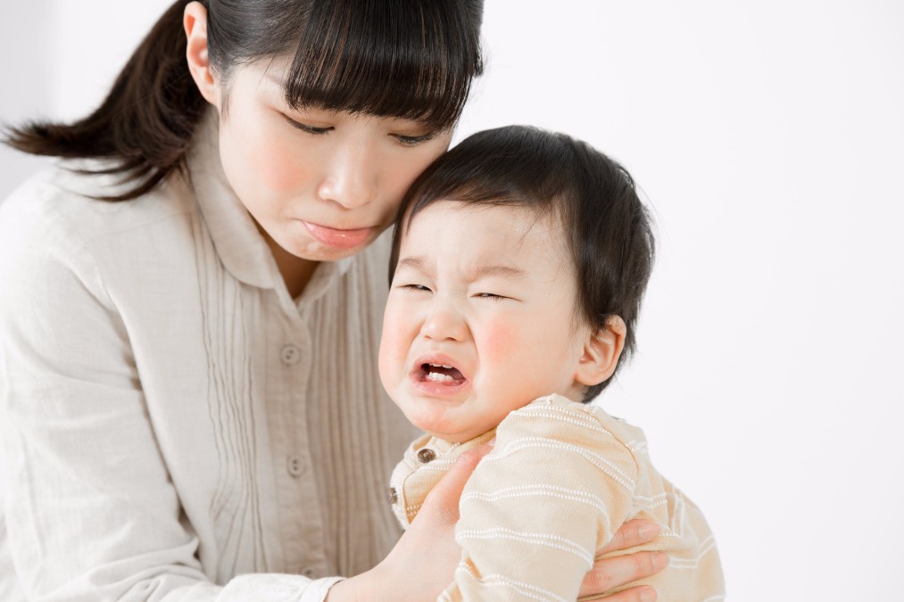 ママも泣きたくなる。赤ちゃんが泣き止まない7つの理由と対処法