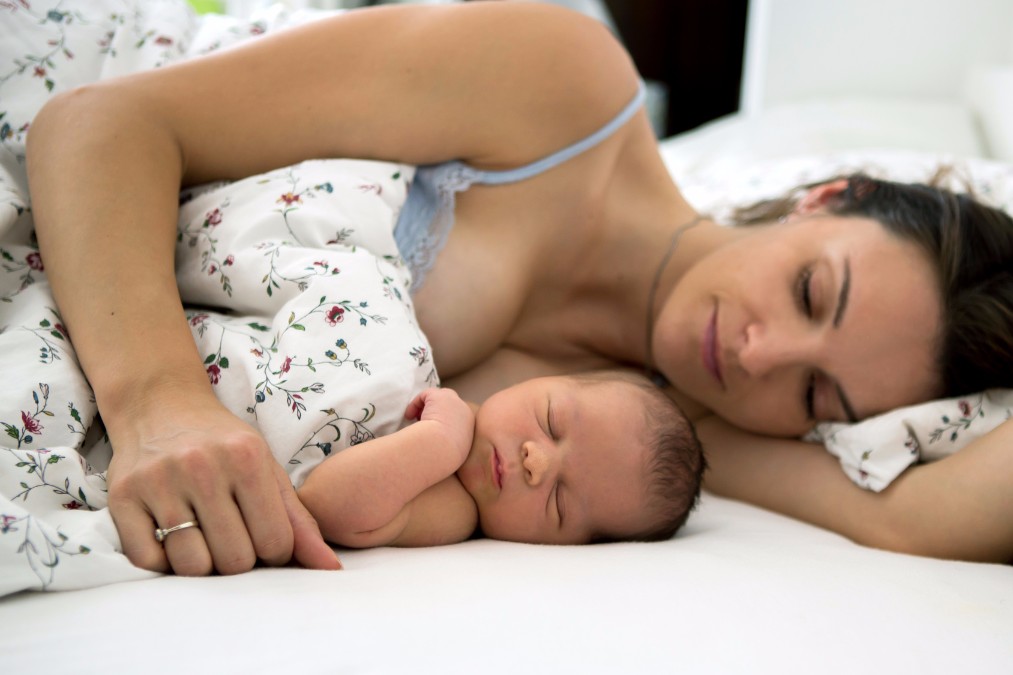産後ママに降りかかる「恥骨痛」の2つの原因と改善する方法
