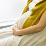もうすぐ赤ちゃんに会える妊娠10ヶ月、お腹の張りの原因は？