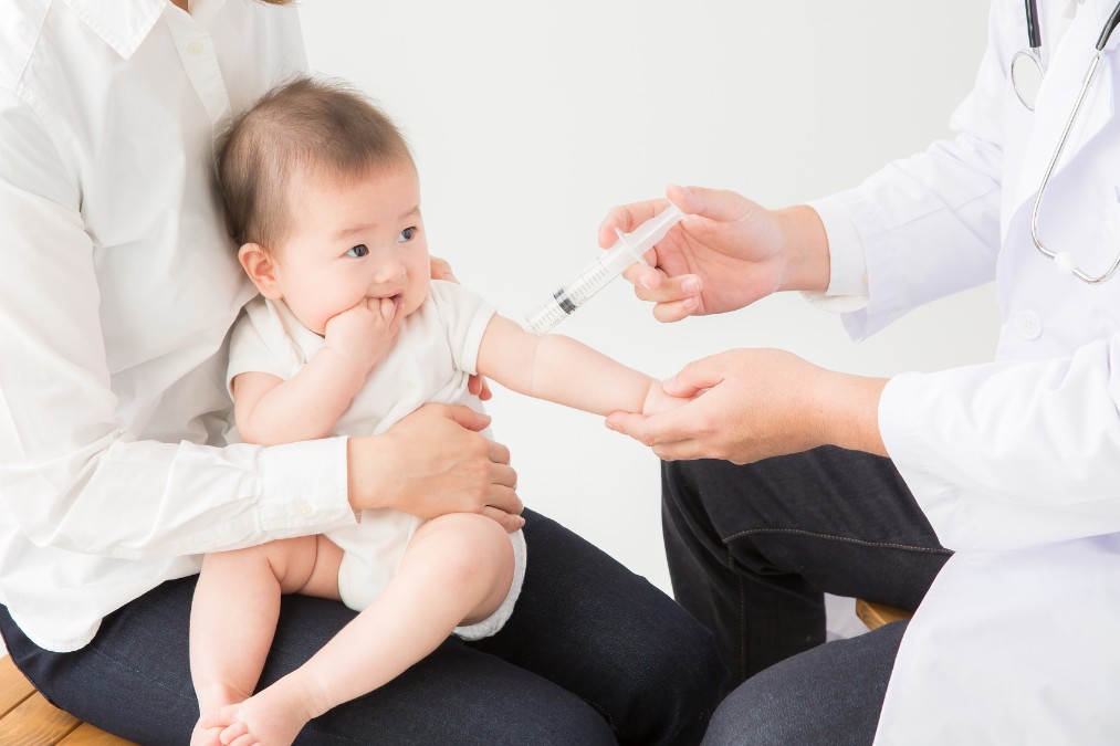 赤ちゃんの予防接種はいつから？1歳までに受けるワクチンまとめ