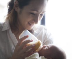 赤ちゃんが吐き戻しをする原因と5つの予防法