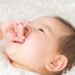 赤ちゃんはいつまで指しゃぶりをするの？