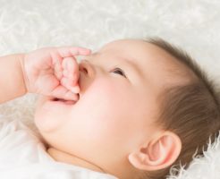 赤ちゃんはいつまで指しゃぶりをするの？